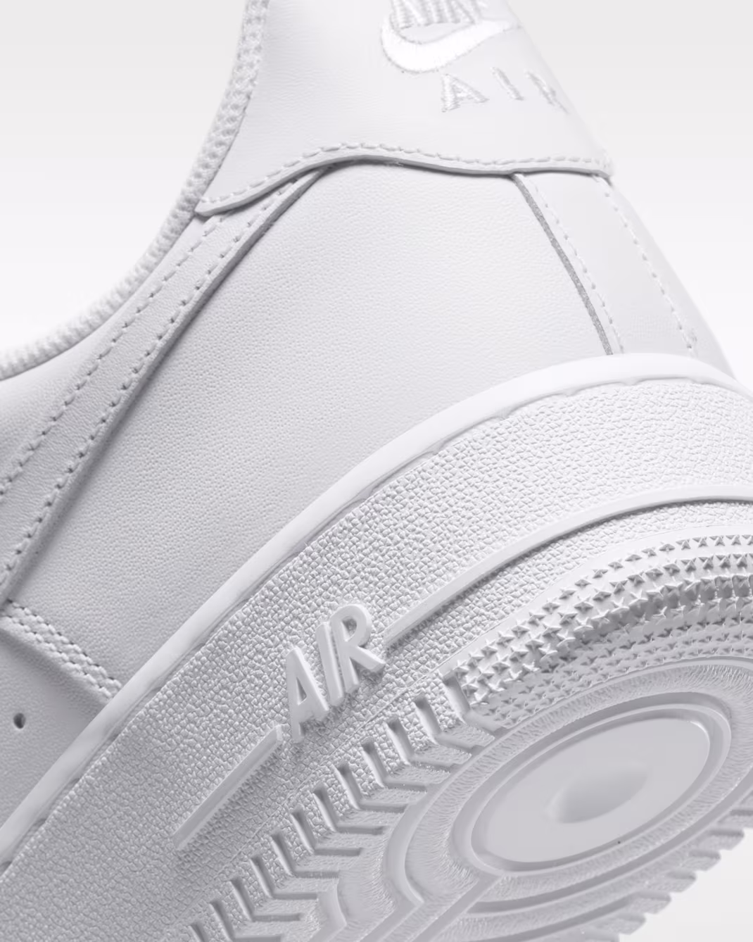 Nike Air Force 1 ’07 - View image 9